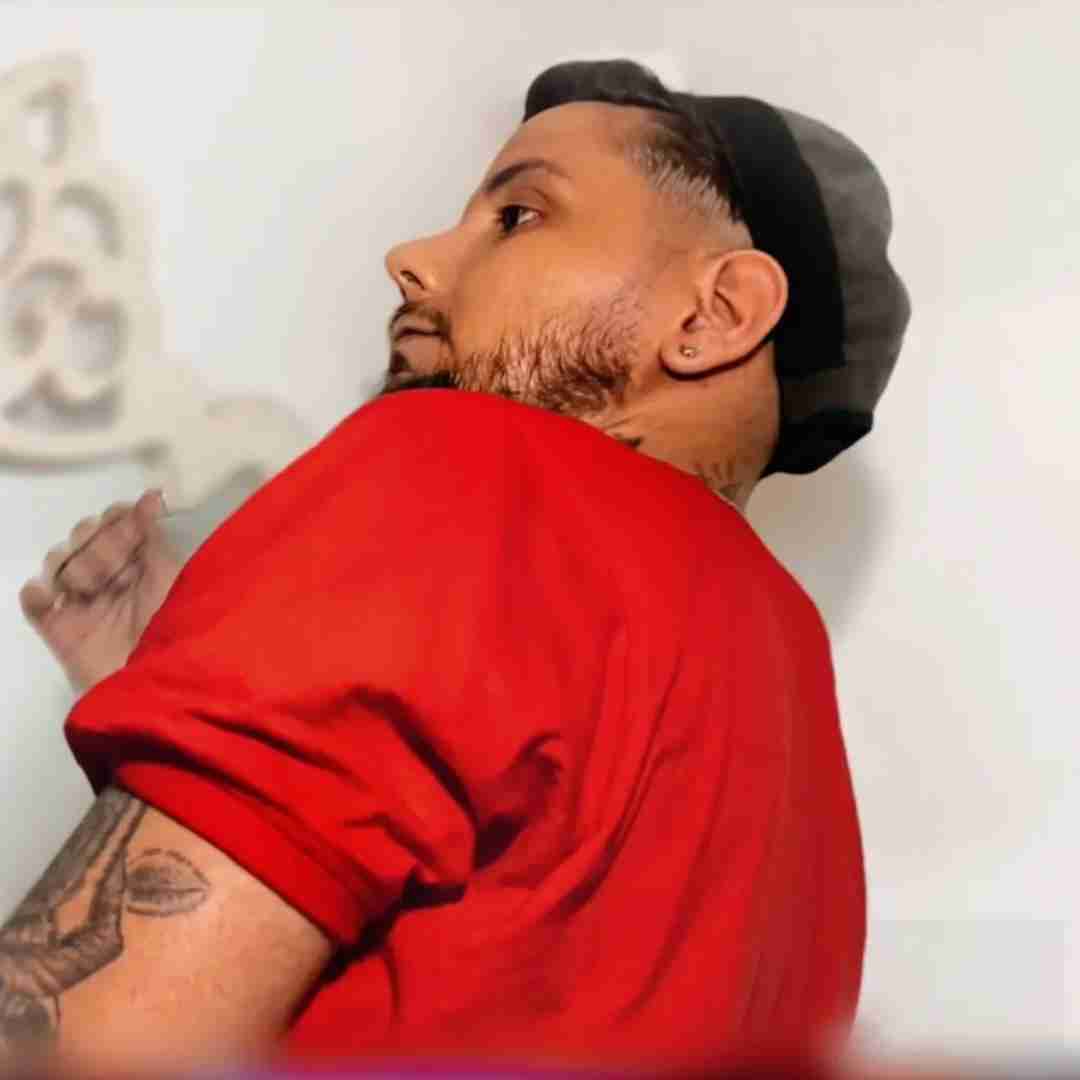 ارشاد دستش تو یه کاسه بود با گرگا