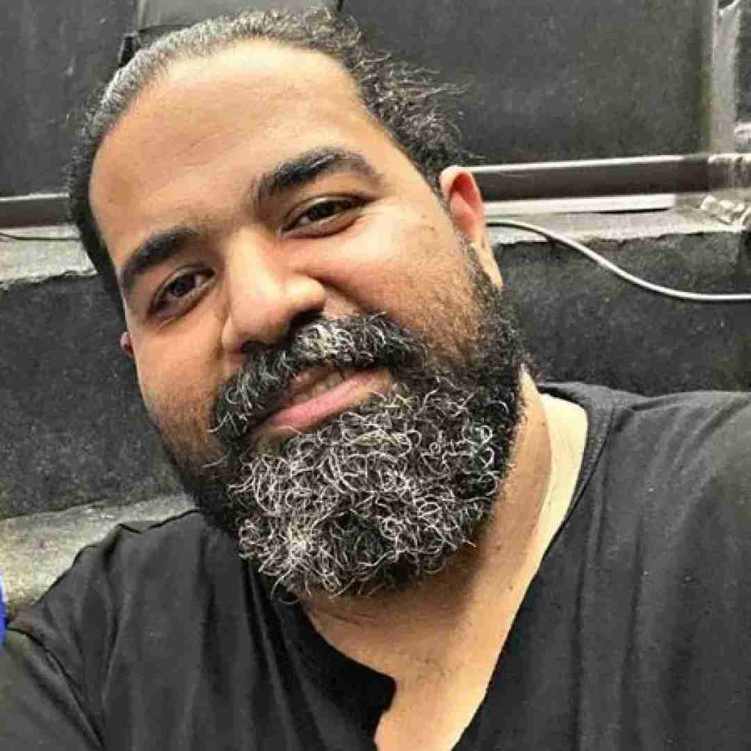 رضا صادقی منو بارون منو دریا منو دیوونه فرض کن