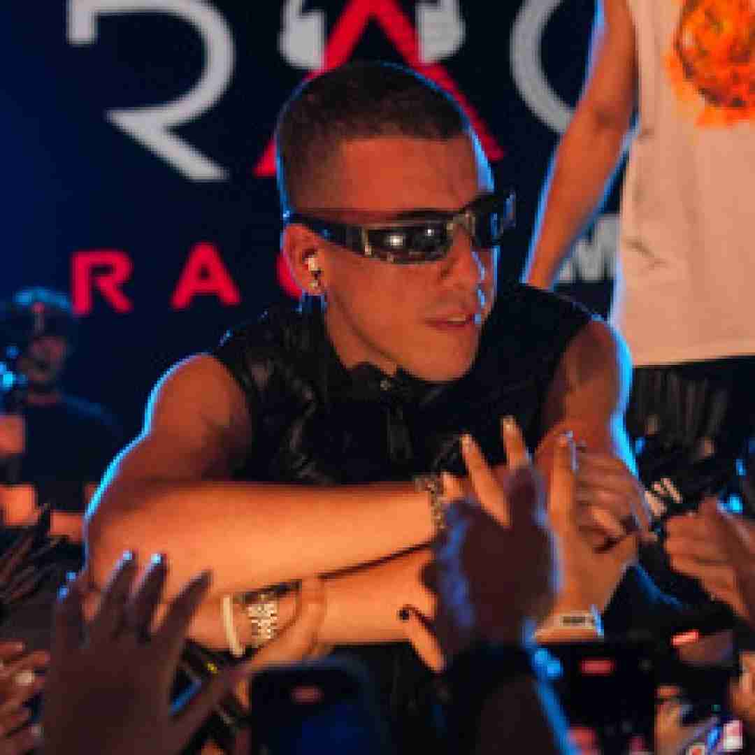 کوروش مگه من مردم