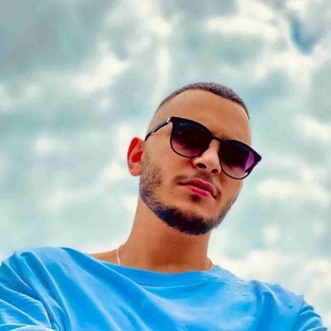 مهیار بغلم کن بغل کن روحمو که خستس