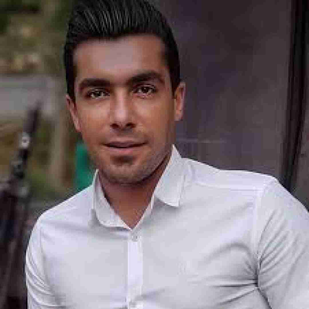 فرشید حکمتی اگر که خان بالا گل بده حکم تیروم