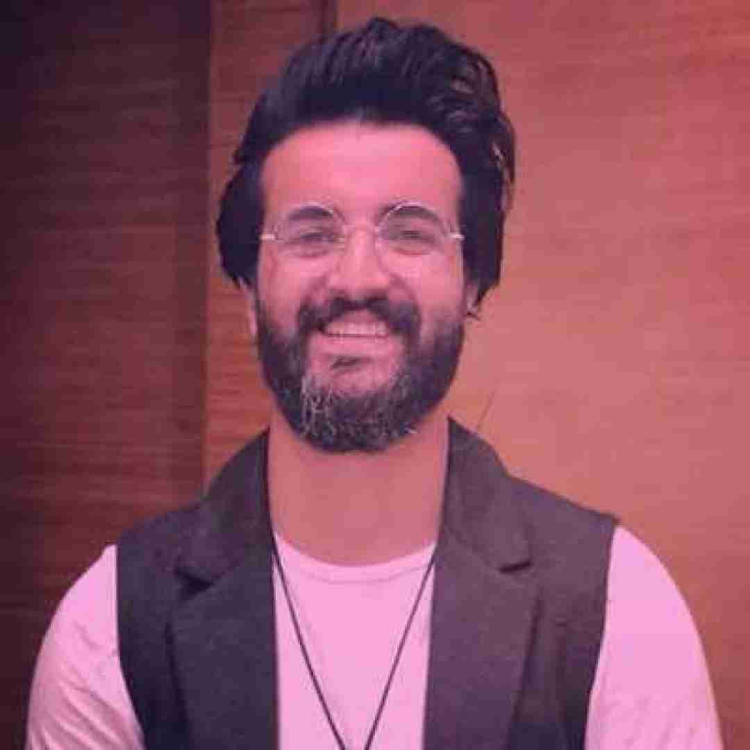 هوروش بند زیر بارونا گمم یعنی بی تو چی میشه