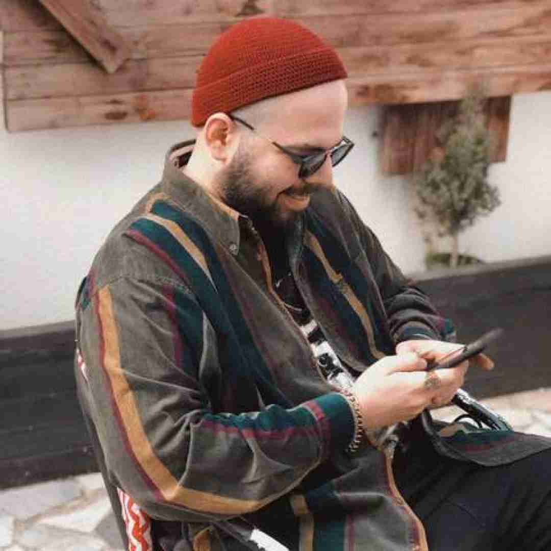 علیرضا آریانفر چی بهش بگم چطور بگم بفهمه حال من بده