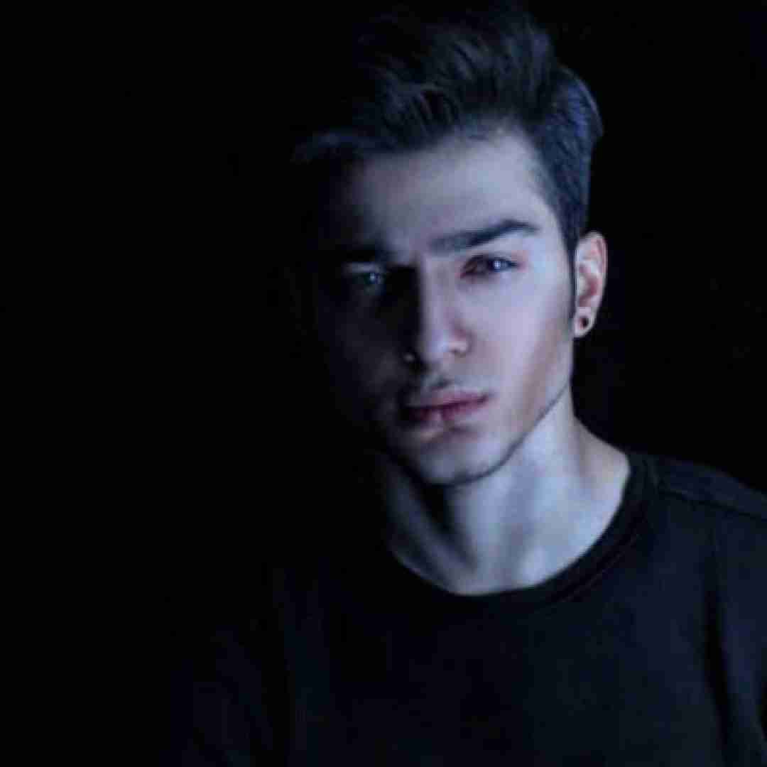 علی نواب بدون تو دووم آوردم همه نبودنتو به روم آوردن