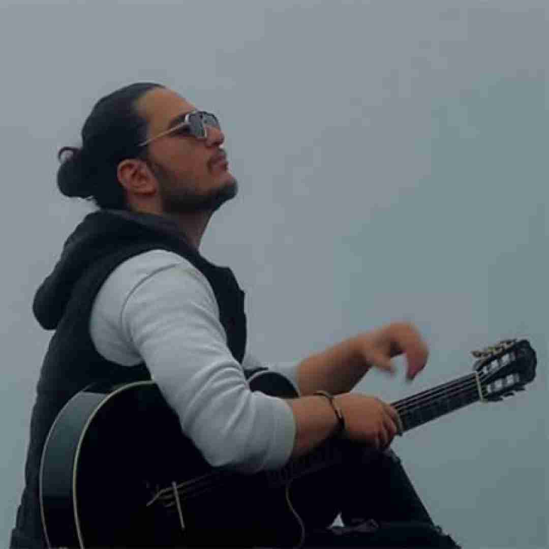 نیواد تو دیگه دوستم نداری اینو چشات داره میگه