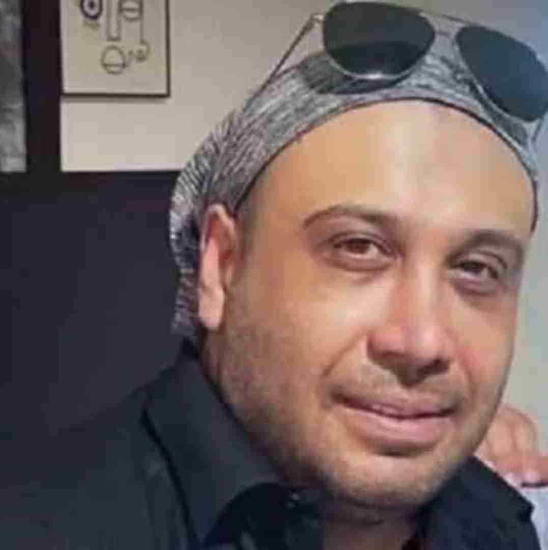 محسن یگانه فداکاری