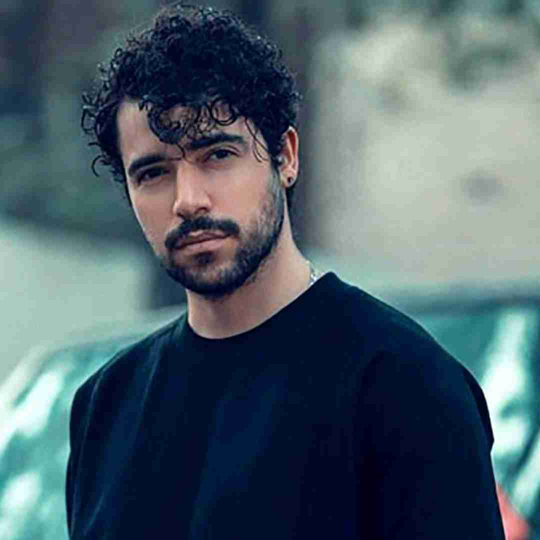 شروین سر تا پات دروغه می خوندم از چشات