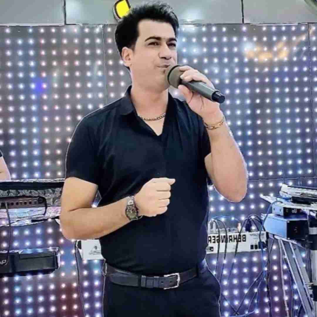 مسلم فتاحی چه موهای بلوایی شیرینی مثال قند و حلوایی