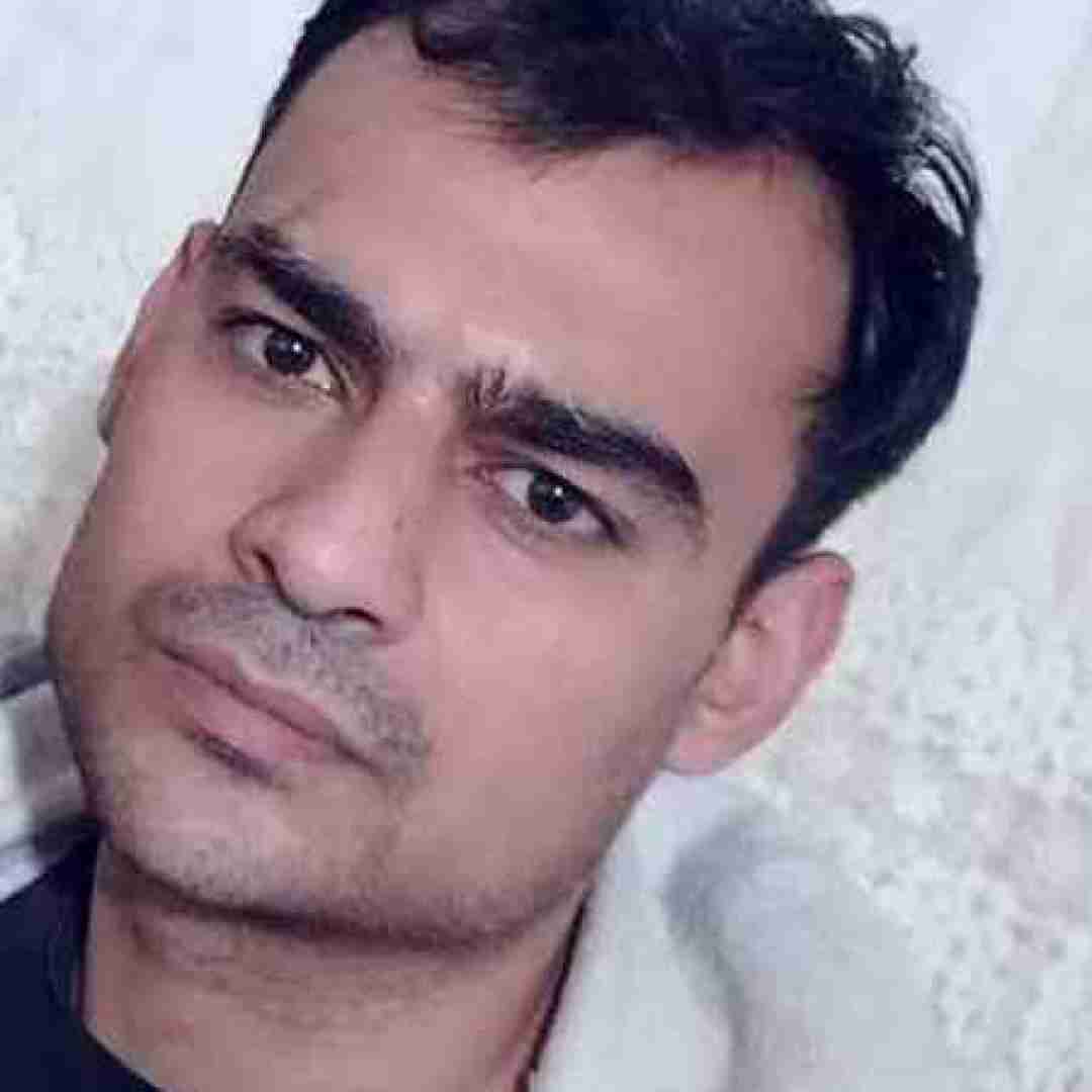 روح الله کرمی درگیر آشوب و افسردگیه حادم