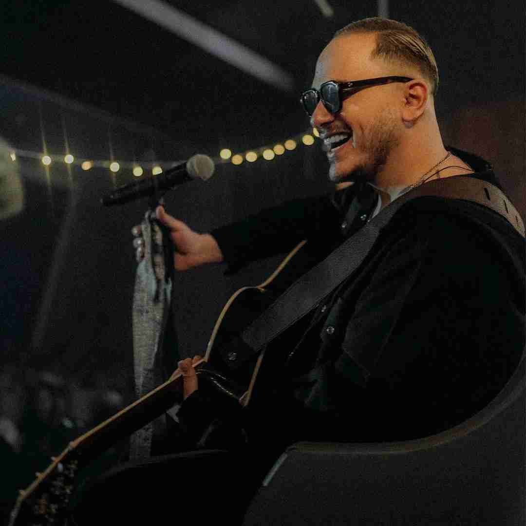 اشوان دیگه وقتشه بری برو زل زدی به چی