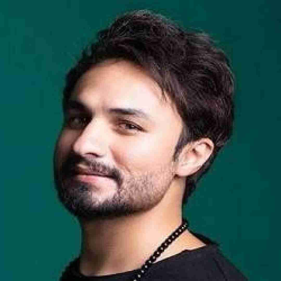 راغب هوات واسم مثل یه بغض سنگینه