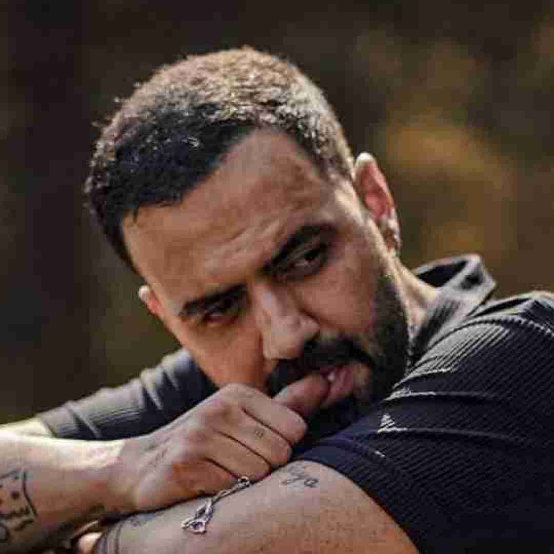 رضا شیری اون که میخندوندمش باعث اشکای منه