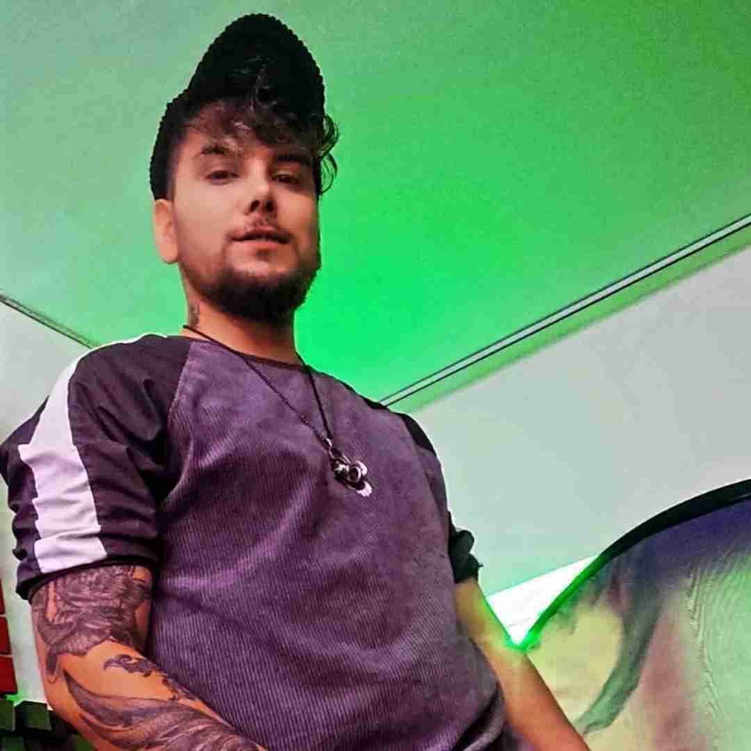 ارشاد هیچی نمیدونستی من یا میبرم یا میزنم