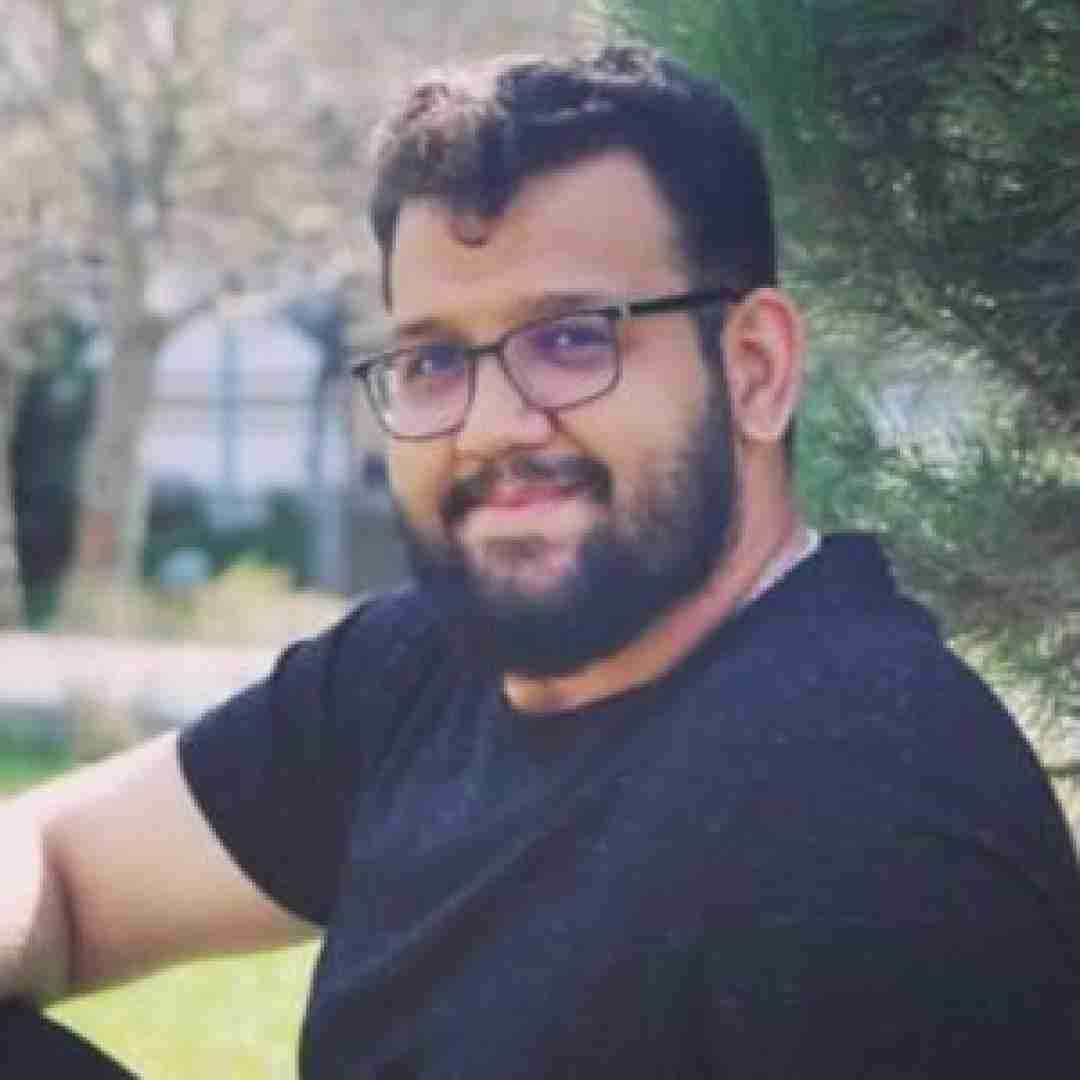 علیرضا اسفندیاری در به‌ درم‌ آی‌ قارداش