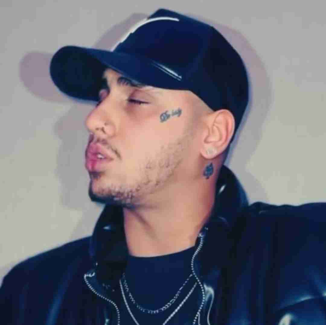 شایان یو الان تو تنهایی من شبا از خواب میپرم