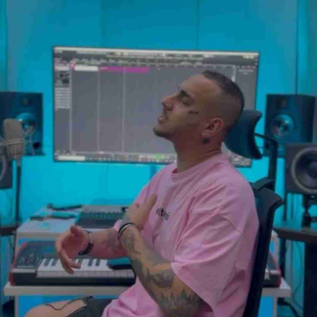 شایان یو اصلا واست مهم نی حتی کجام امشبو میخوام