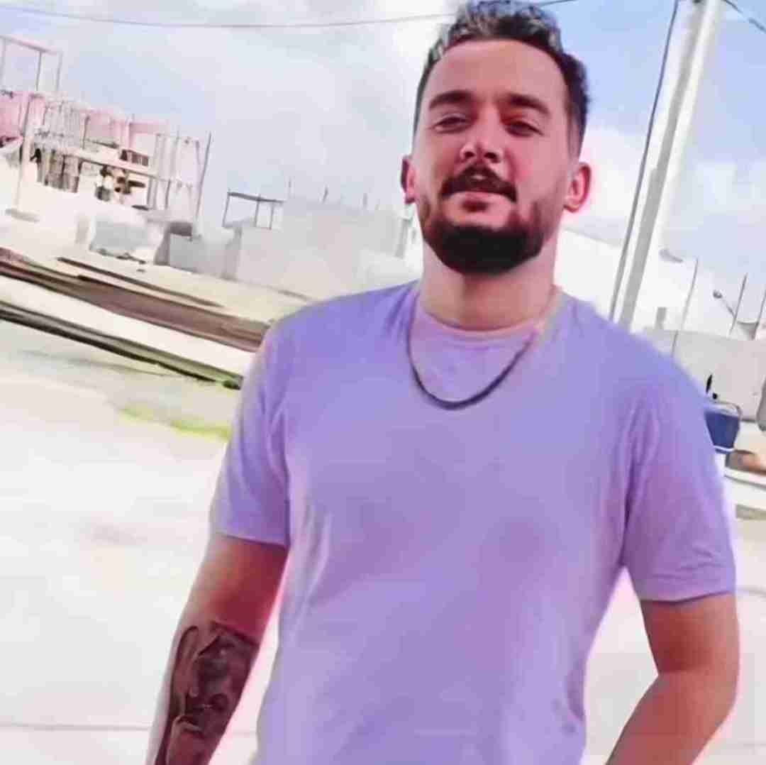 هومن آدینه بت