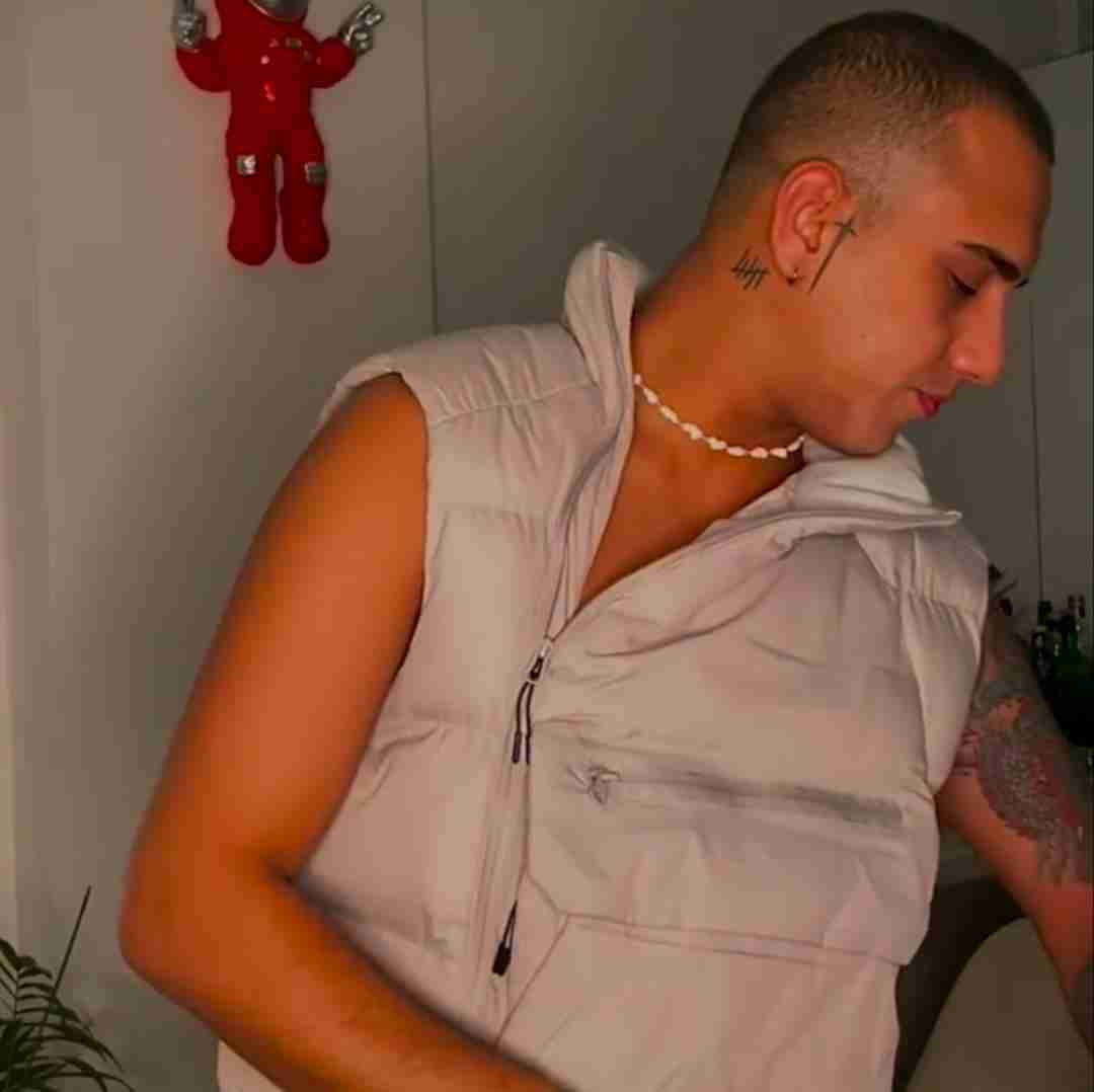 شایان یو میگی باز واسم بخون بیا اینم واسه سالگردمون