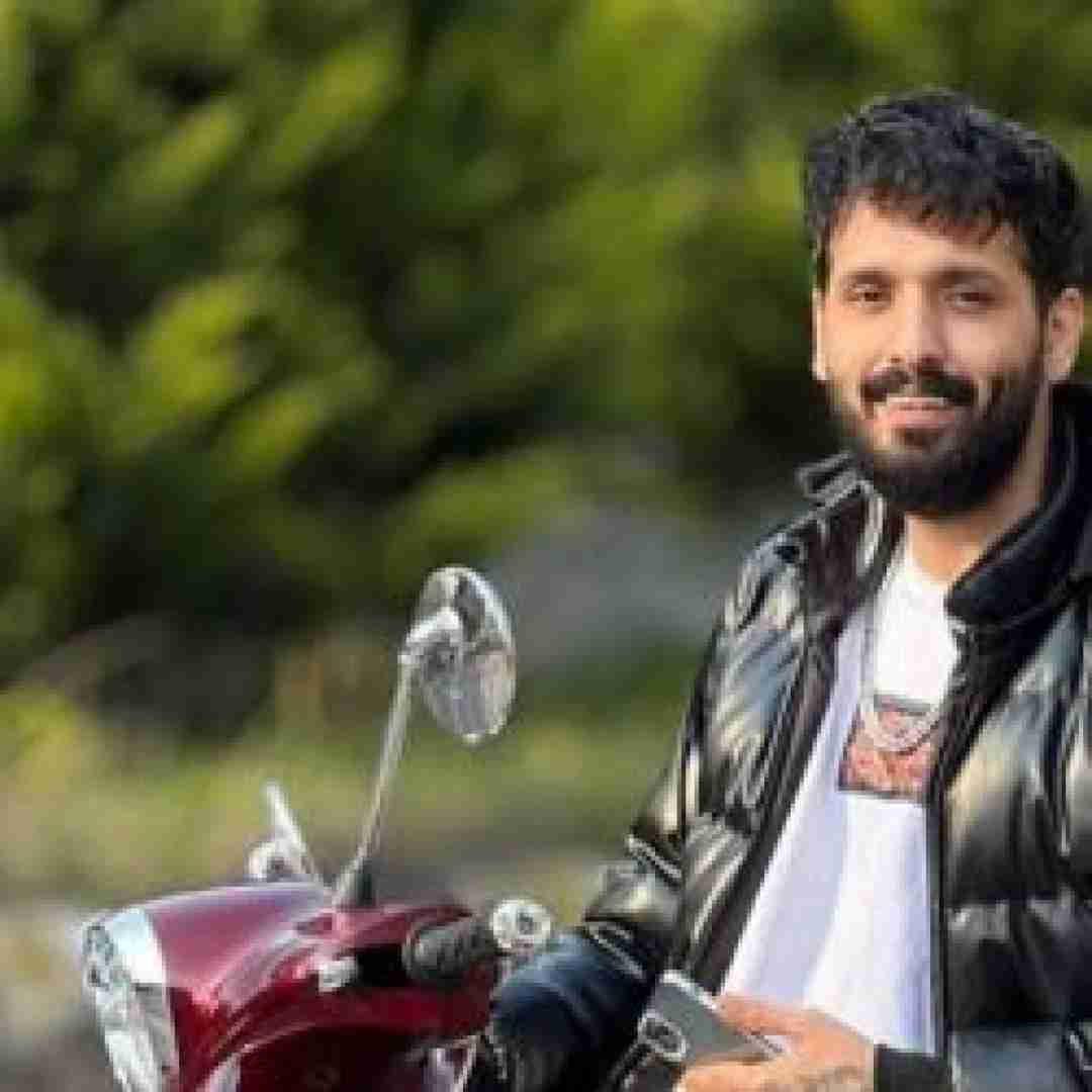 کمیل کولایی داداش بزرگ