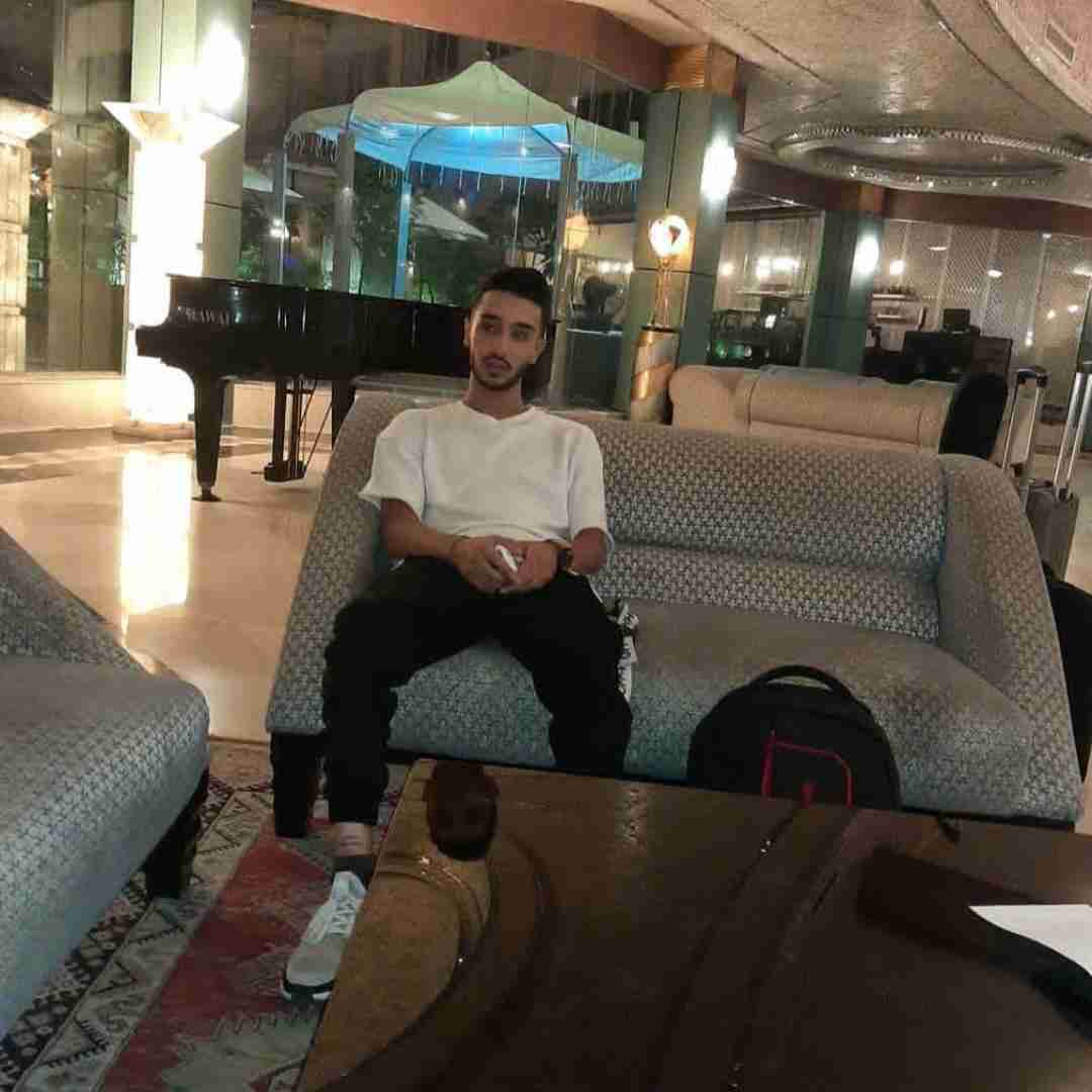 مستر کیارش فکر کردی میگیره نفسم شبا برا چی من هنوز