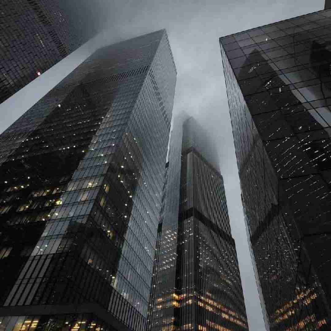  میخوام که اسمت رو لبم باشه موهاتو وا کنی دلم وا شه