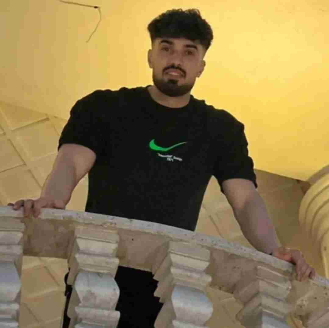 علی رستمیان با اینکه از تو بد میگفتن ولی باز عاشقت شدم