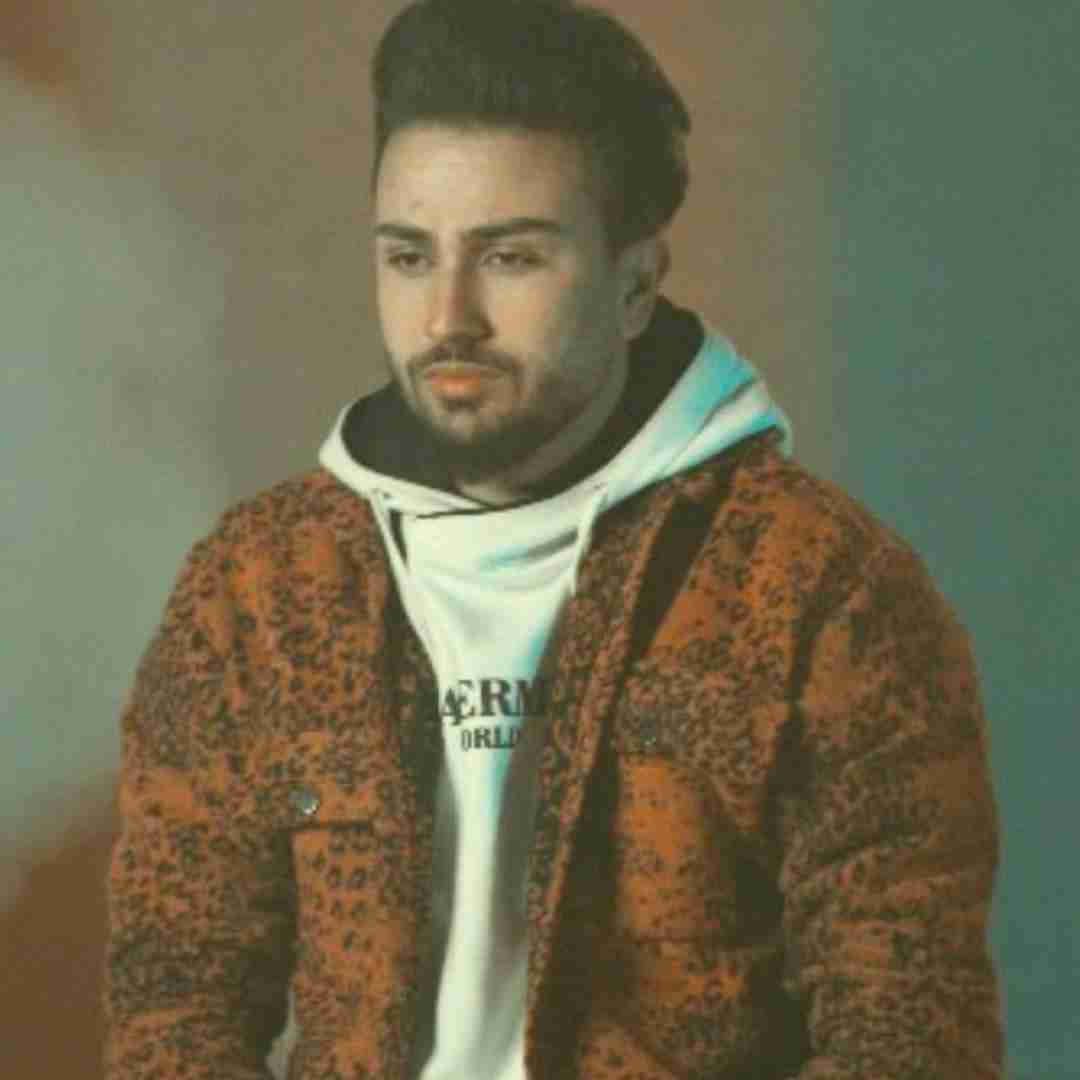 سالار صفرزاده معتادم به بغلت بغلت کی مثل من نازتو میخره