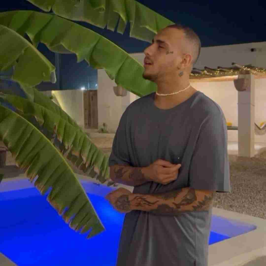 شایان یو من کردم اشتباه لگد زدم به عشقم