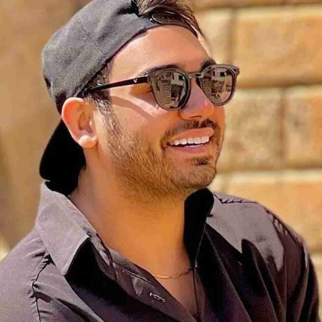 سینا درخشنده نشون به اون نشون