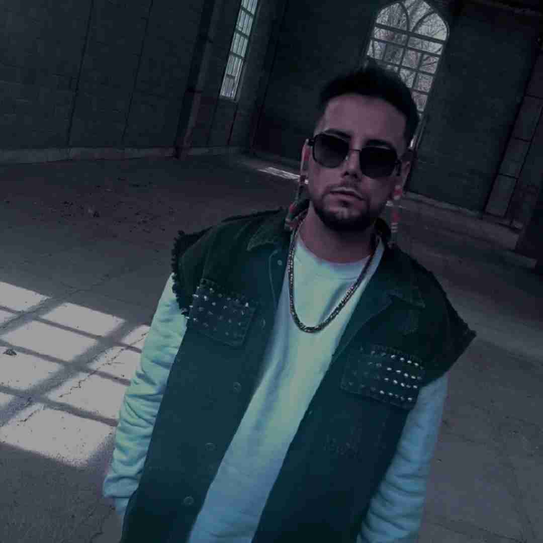 ارشاد بخور به خودت من هنوز همونم