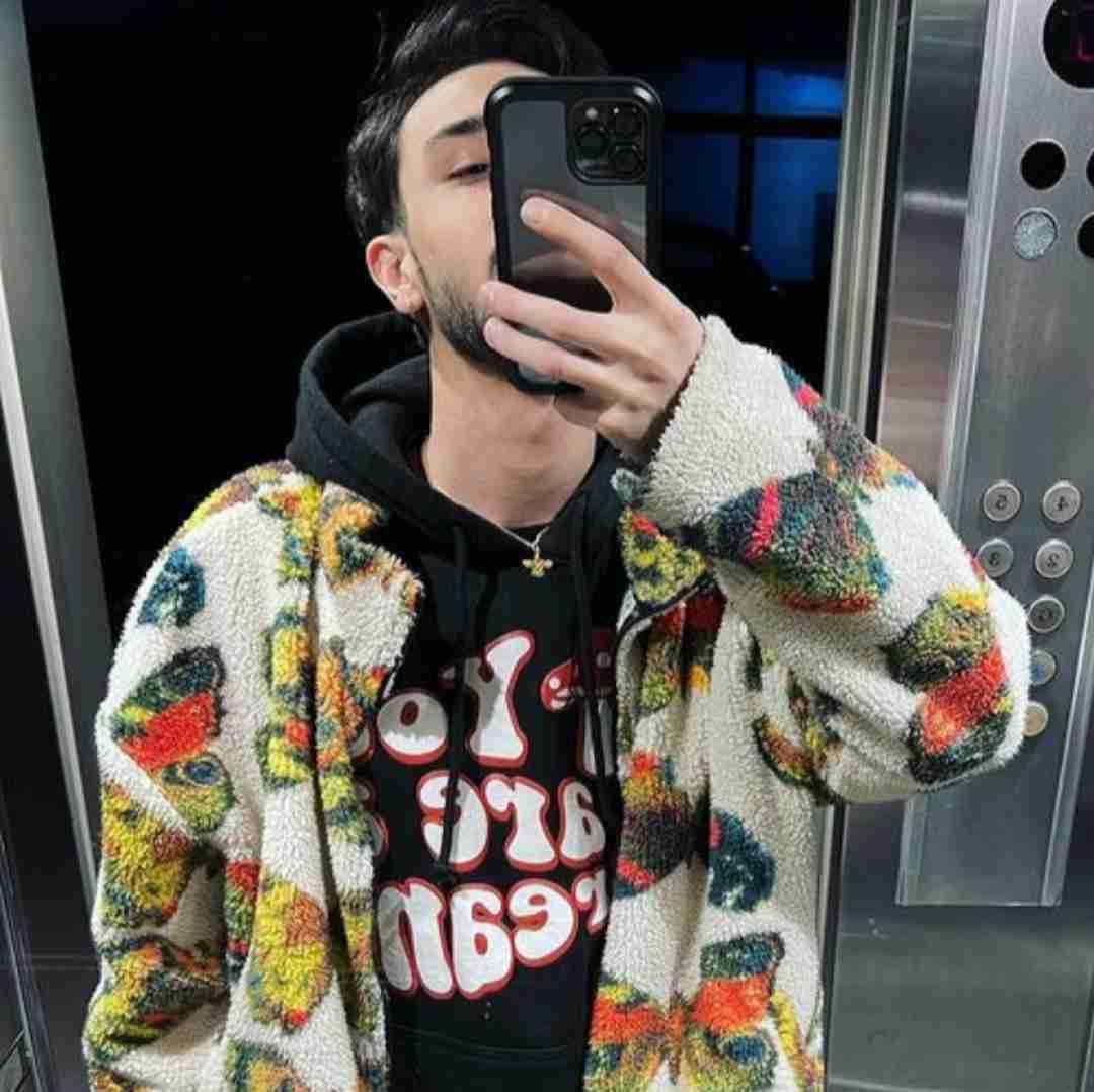 مستر کیارش وقتی که تو داشتی میرفتی من شبو با عکسات