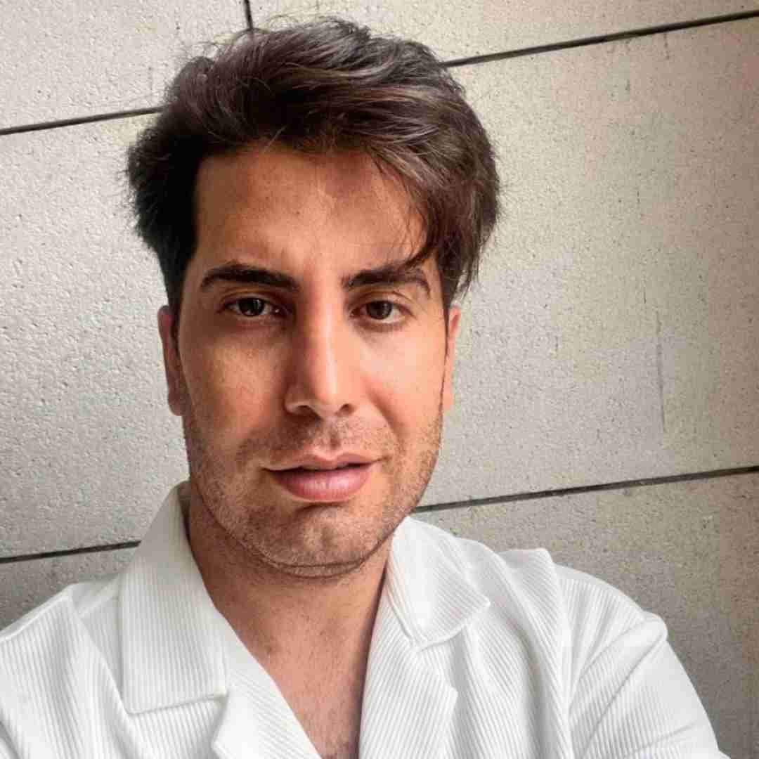 فرشاد آزادی با کی داری همش حرف میزنی