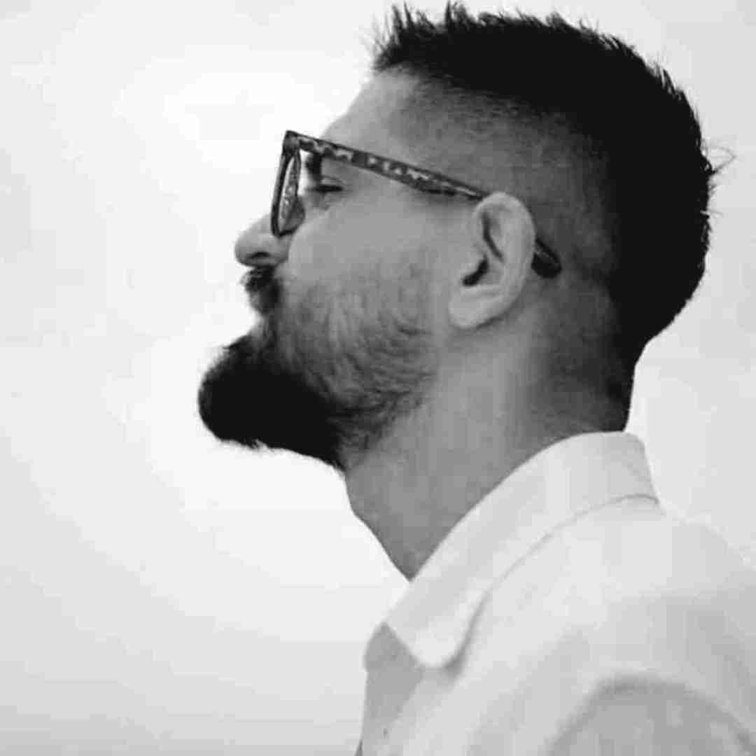 سینا شعبانخانی در قلب منی روح و تنمی ای سایه ی