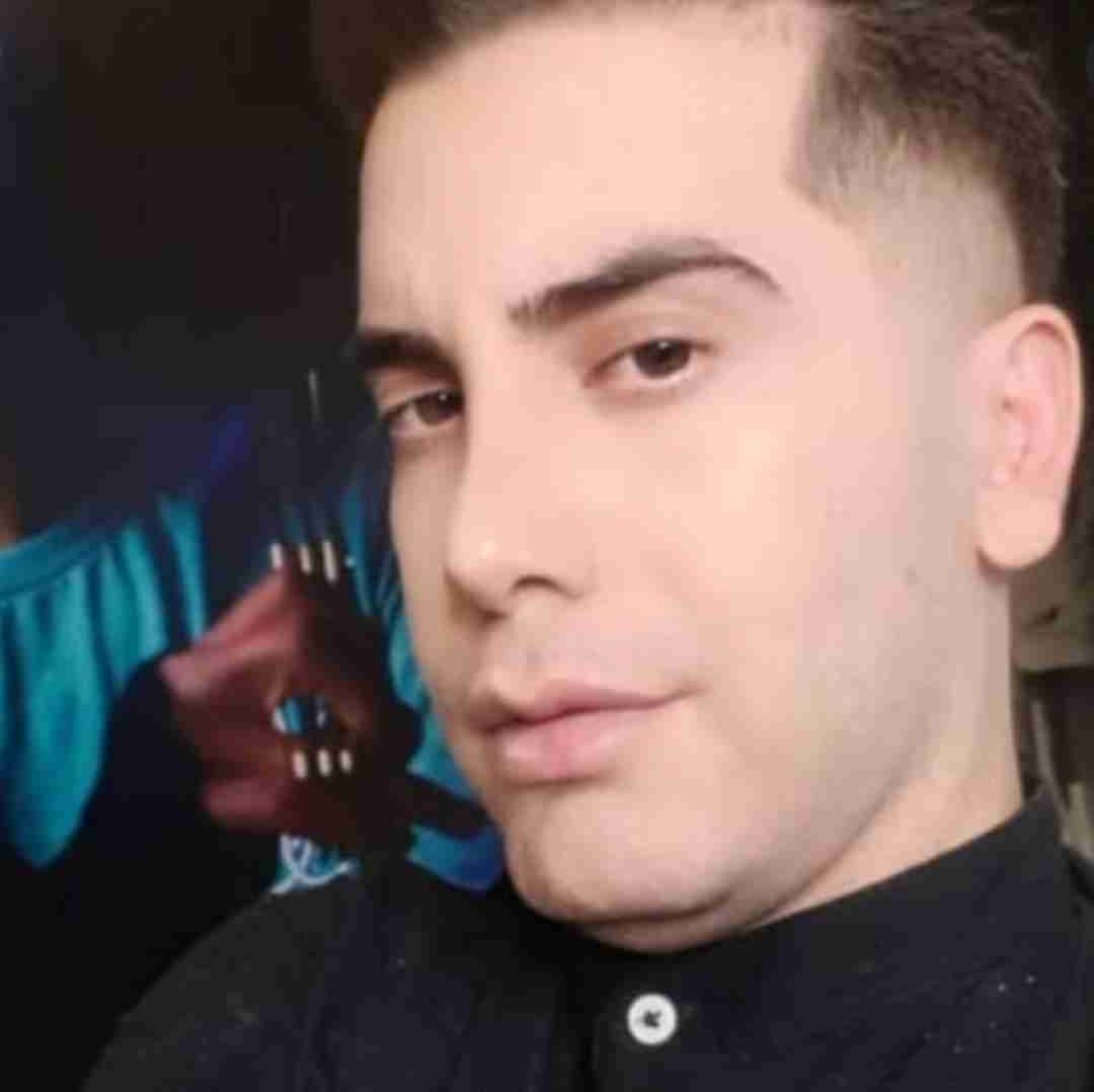 فرشاد آزادی نرو هرجا نشین با هرکس انقد ساده نباش