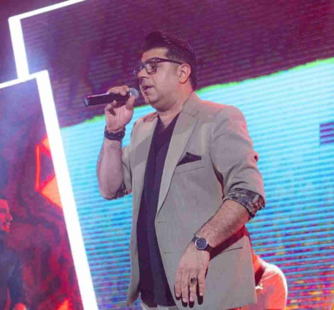 حجت اشرف زاده زﻳﺒﺎی ﻣﻦ ﻣﻴﺨﻮاﺳﺘﻢ ﻣﻦ ﺑﻴﺶ از اﻳﻦ ﻫﺎ