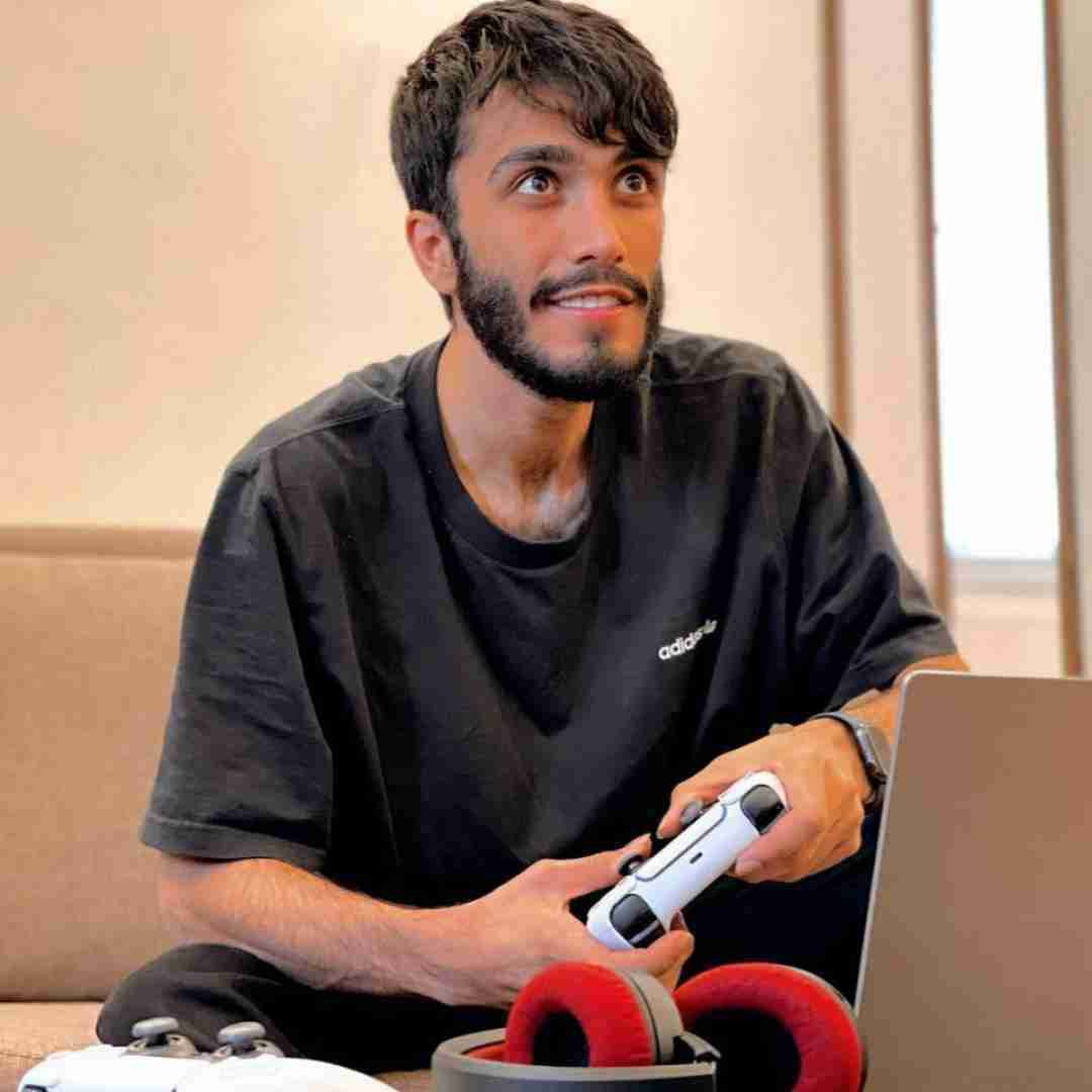 مهراد جم دلم تنگ میشه برات تا دو دقیقه نیستی پیشم