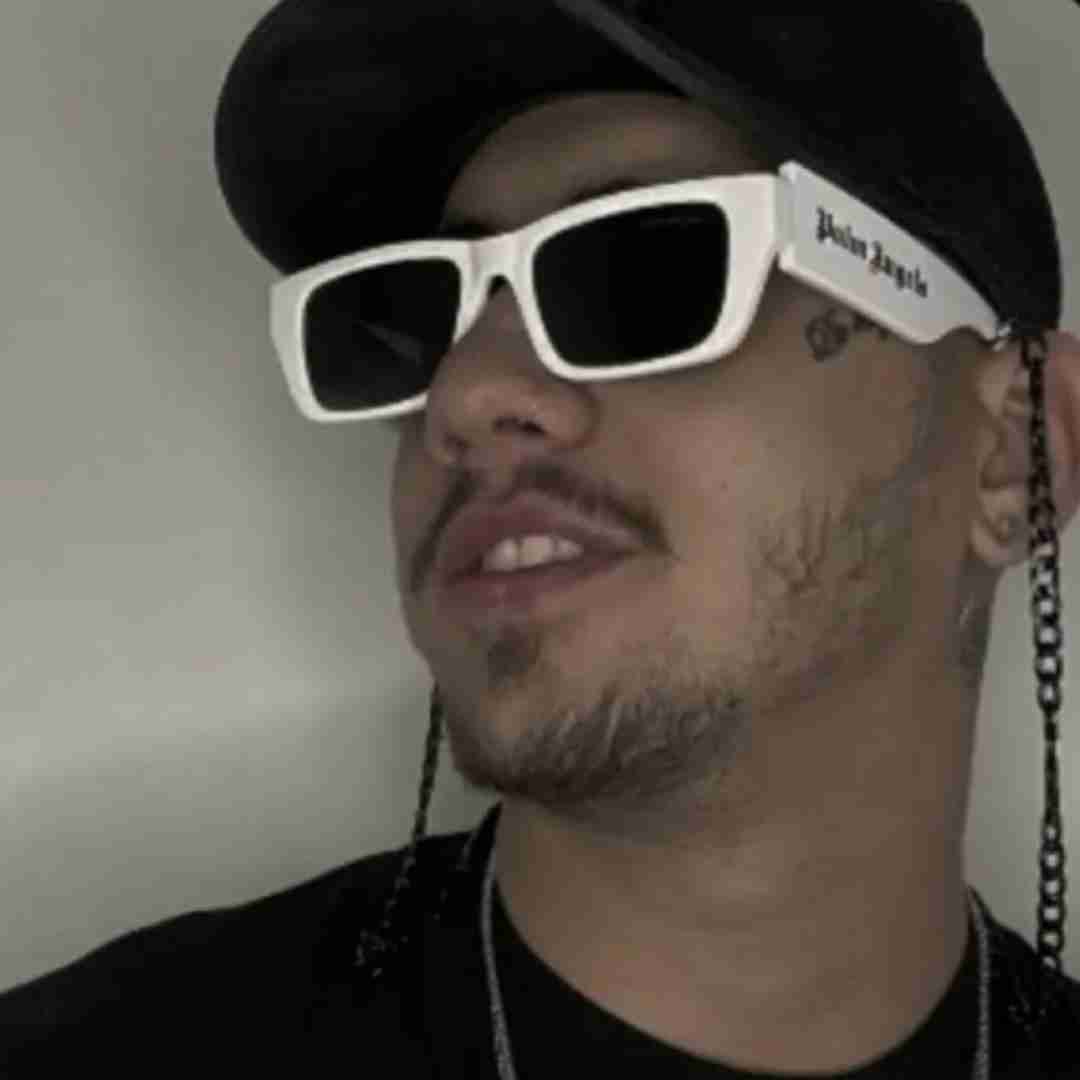 شایان یو وقتی نیازت داشتم نبودی الان دیگه نمیخوام برگردی