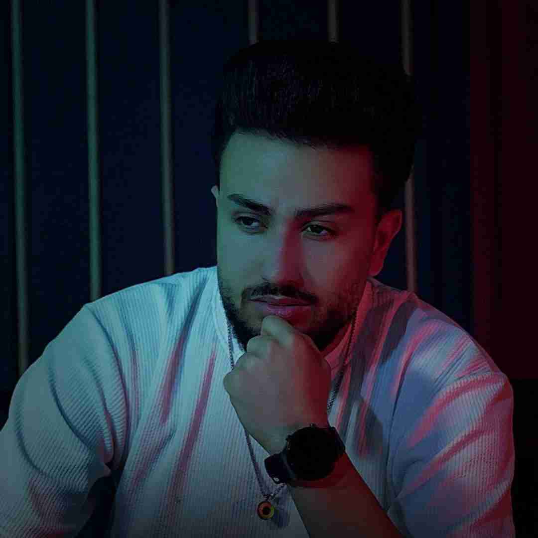 دانلود آهنگ کش موهات دور مچ دستمه همین که دارمت از سالار صفرزاده