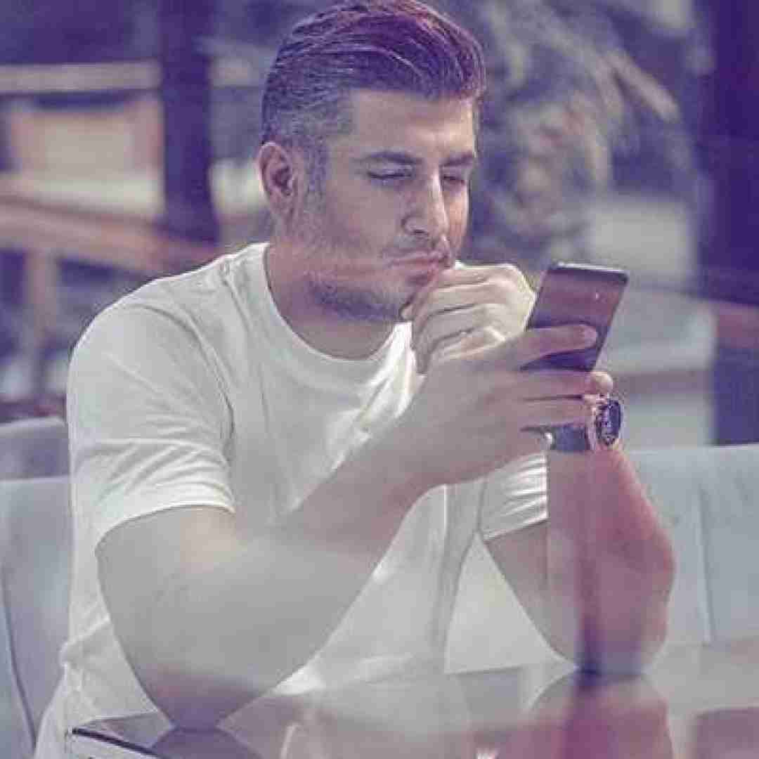 شهاب مظفری ﻛﺎش ﺟﺪاﻳﻰ اﺛﺮ داﺷﺖ ﻋﺸﻖ ﻣﺎ ﺑﺎل و ﭘﺮ داﺷﺖ