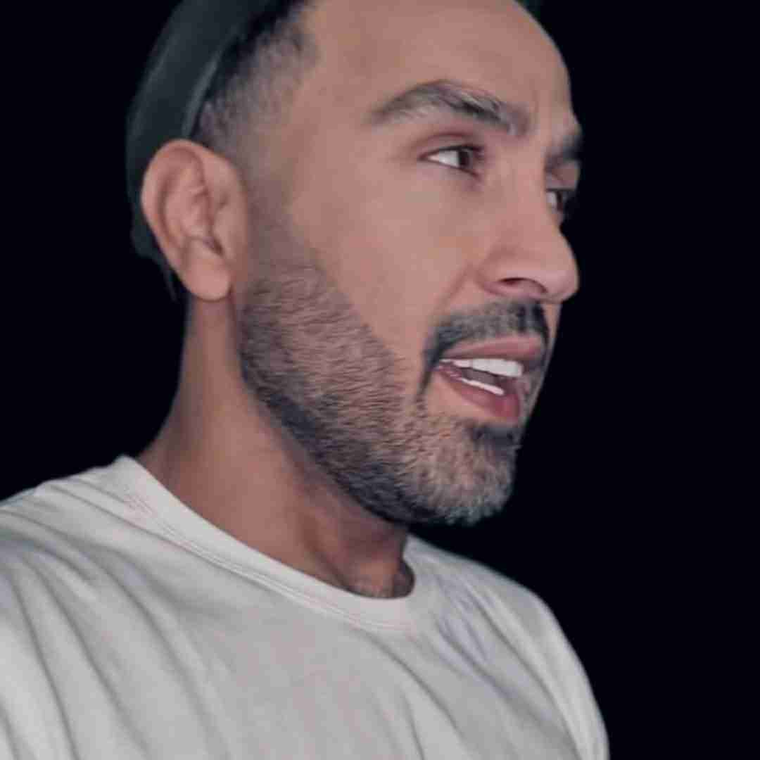 دانلود آهنگ آخ دل ﻳﻪ ﻋﺎﺷﻖ اﮔﻪ ﺑﮕﻴﺮه ﻳﻪ ﺗﻨﻪ ﺷﻬﺮو ﺑﻬﻢ ﻣﻴﺮﻳﺰه از احمد سلو