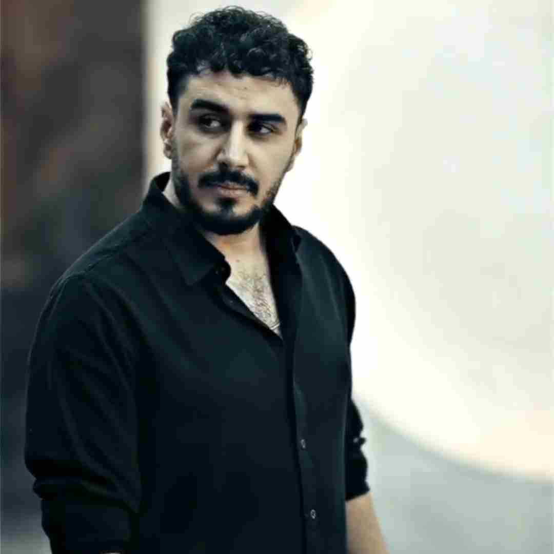 دانلود آهنگ اتاقم پر دود زیر چشام کبود از سبحان رستمی