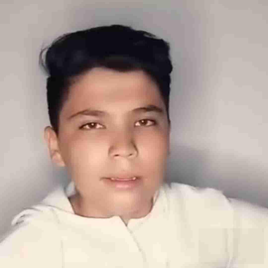 مرتضی وکیلی من به تو وابستم یه جوری که شاید دور شم از تو نفسم بره