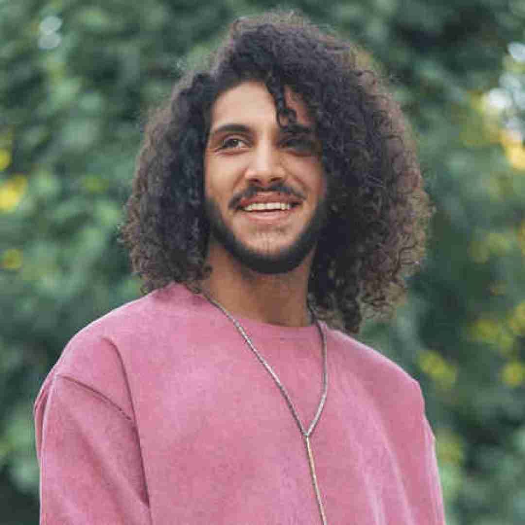 احسان دریادل ﻣﺎل ﻳﻜﻰ دﻳﮕﻪ ﺳﺖ اون ﻛﻪ ﻣﺎل ﻣﻦ ﺑﻮد