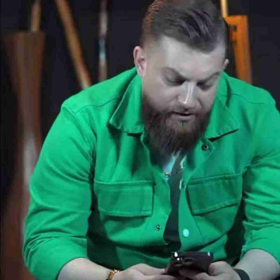 مهیار خلیل زاده مرد پیکار