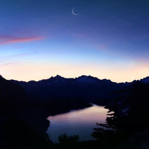  شب و بیرونیم و نمیریم خونه جوونی تا همیشه نمیمونه