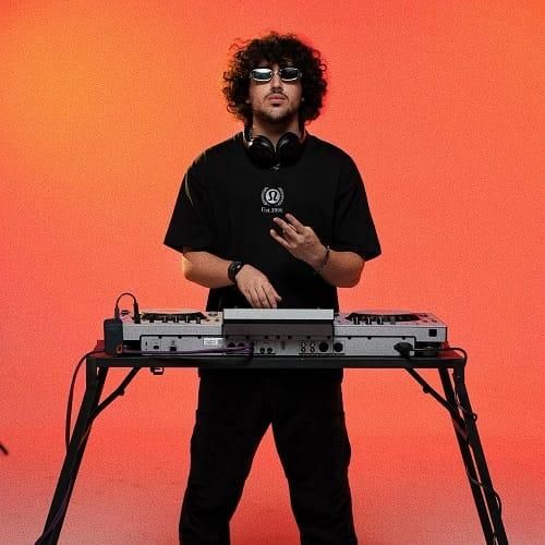 بابی خیره ایشالا آمین آره والا آمین با پول مهریه الان زیر پاشه شاهین