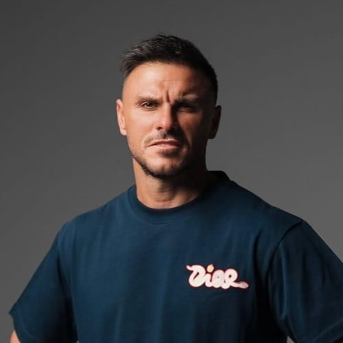 آرمین زارعی به نظرت کی دیگه نبینه تو رو میمیره