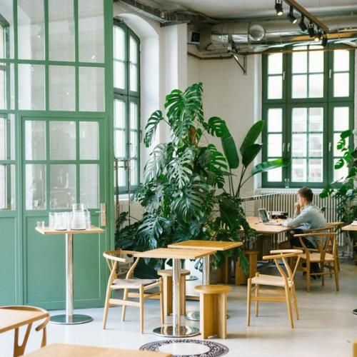  به کسی اعتمادی نیست به این آدما اعتباری نیست