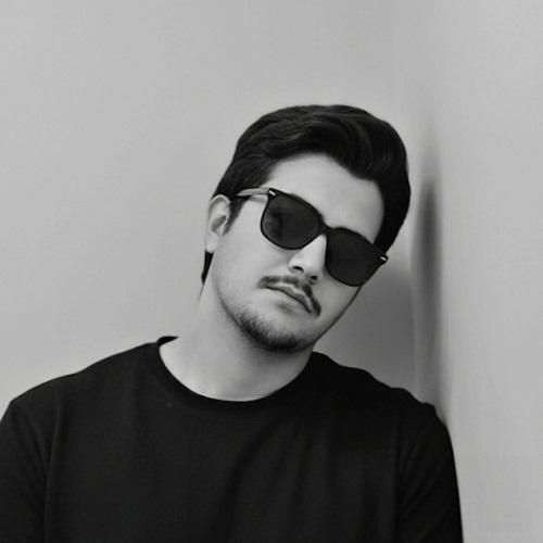 اهورا بمیرم واسه دل خون مادر